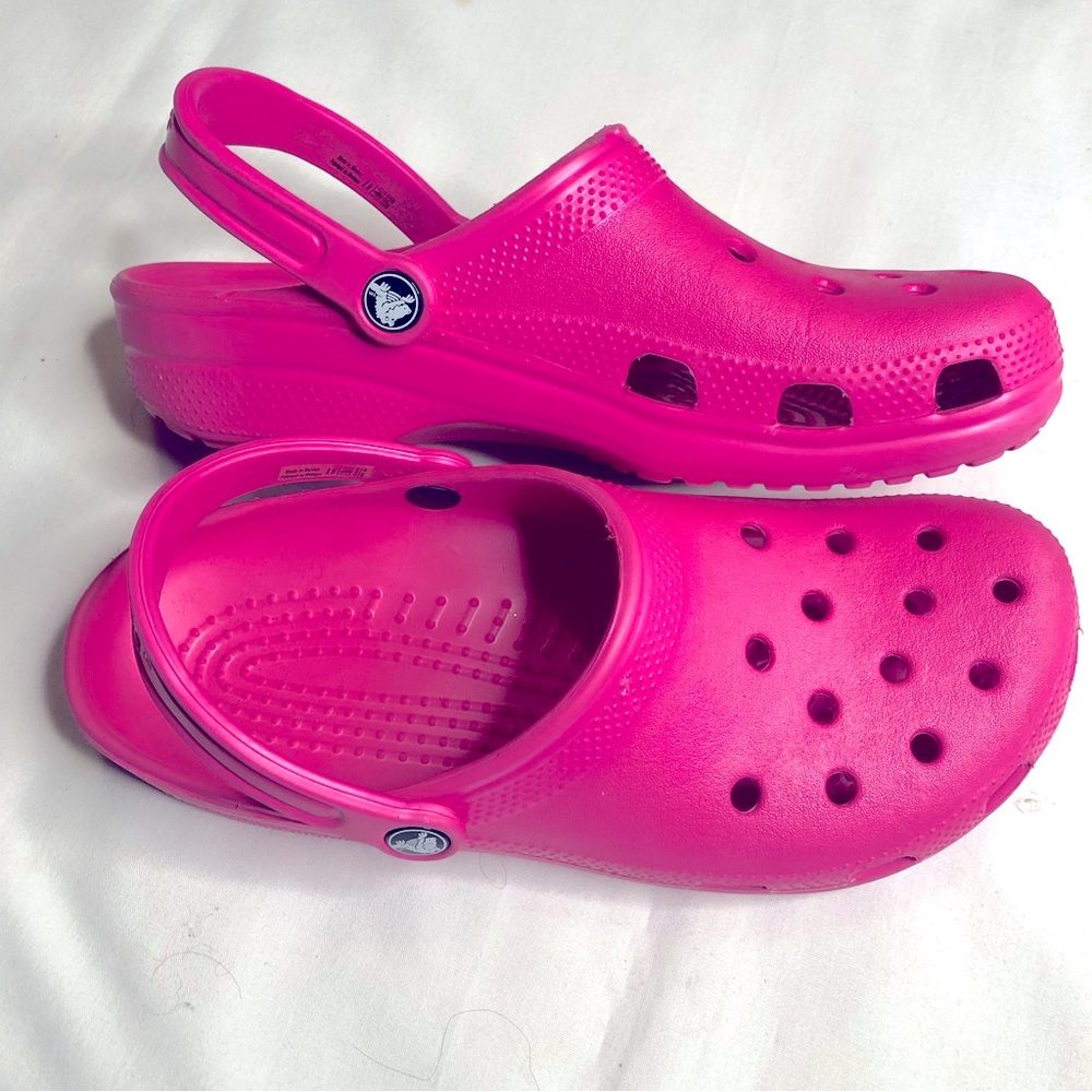 Crocs hot pink clog